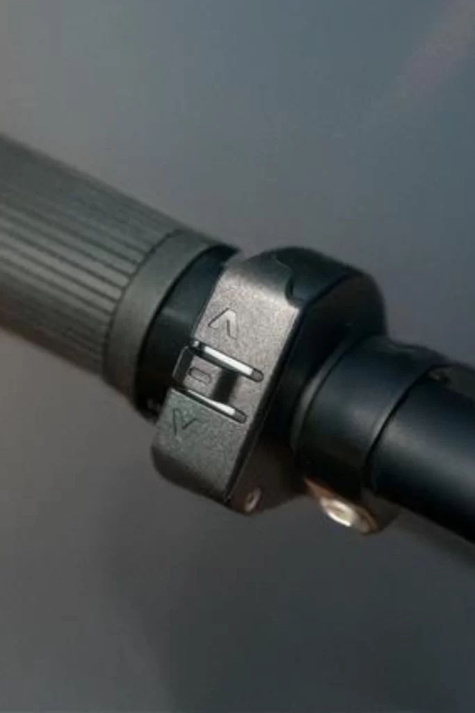 Change assist levels and lights without taking your hands off the handlebar.