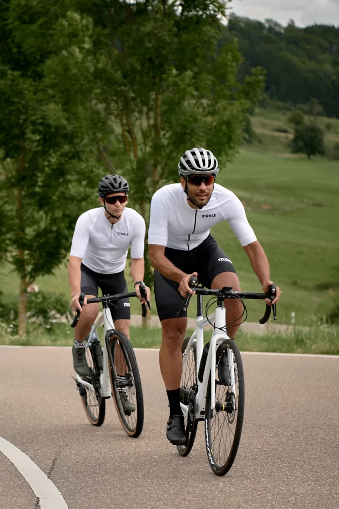 Lightweight efficiency
Built for long distances and smooth climbs, it delivers the right support without compromising the bike’s natural feel.